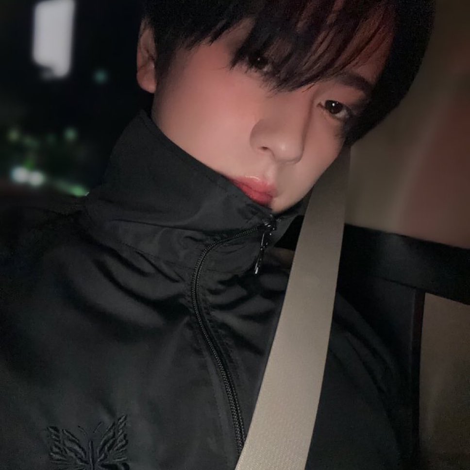 타키 쌩얼이 좋은건가?.. 까망티?.. 생머리?:.
걍 다 개좋은데 어찌하리오