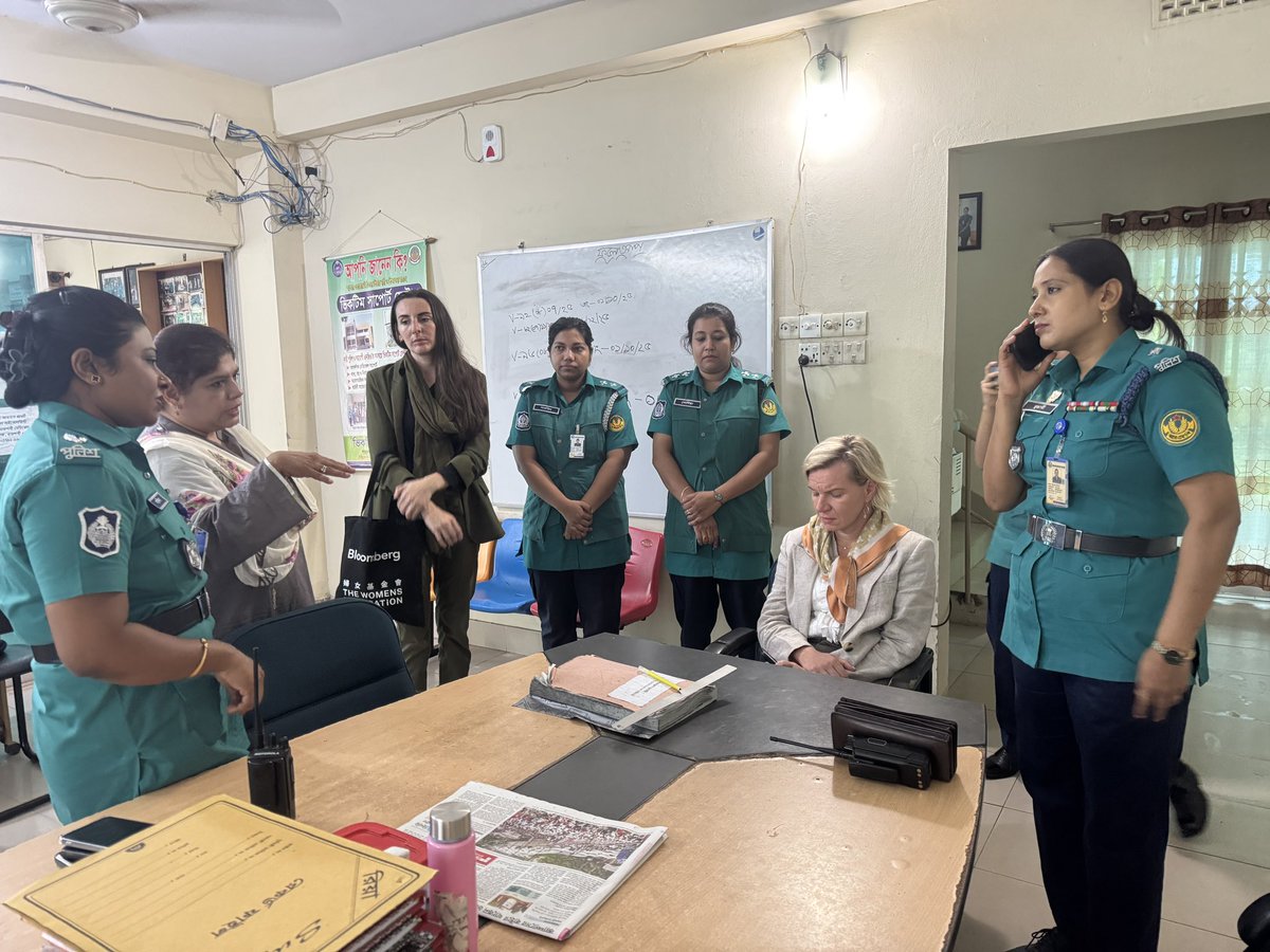 BD_Access_J4C's tweet image. Children’s Court and District &amp;amp; Sessions Judges and seeing the virtual hearing demonstration. Also, visited victim support centre and oparation of Child Affairs  Police Officer Desk under shahmakhdum Police station, Safe home and meet with chairman of the Department of law, RU.