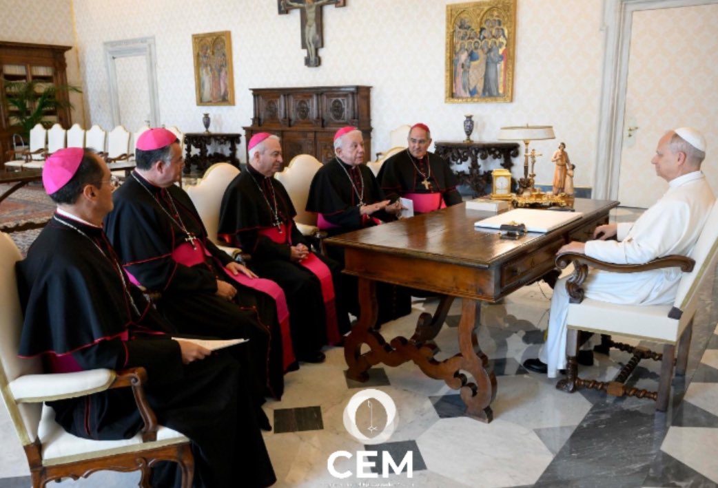 CEM (@iglesiamexico) on Twitter photo El día de hoy, el Consejo de Presidencia del Episcopado Mexicano tuvo la gracia de compartir con el Santo Padre <a href="/Pontifex_es/">Papa León XIV</a> las esperanzas y dolores de nuestra Iglesia en México.
Nos compartió una palabra de aliento, solidaridad y esperanza, y nos animó a caminar en comunión, El día de hoy, el Consejo de Presidencia del Episcopado Mexicano tuvo la gracia de compartir con el Santo Padre <a href="/Pontifex_es/">Papa León XIV</a> las esperanzas y dolores de nuestra Iglesia en México.
Nos compartió una palabra de aliento, solidaridad y esperanza, y nos animó a caminar en comunión,