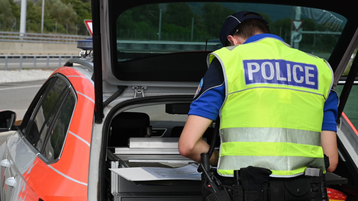 Bezirk Martinach: Grosskontrolle mehrerer Partner

polizeiwallis.ch/medienmitteilu…