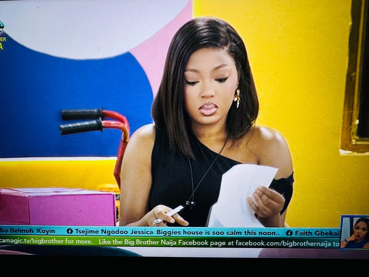 Madam President reporting for duties looking so beautiful 

Continue voting for Mide, our efforts will be crowned come Sunday 🙏❤️❤️

#MideIwasokun
#BBNaija