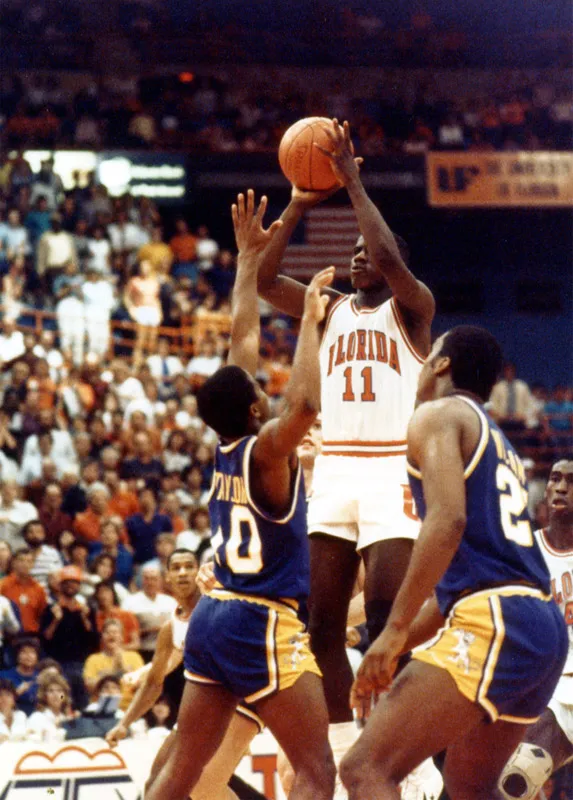 BREAKING: Florida restores <a href="/VernonMaxwell11/">Vernon Maxwell</a>'s records. 

He is UF's all-time leading scorer and ranks No. 3 in SEC history. 

STORY: on3.com/teams/florida-…