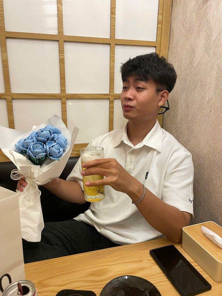 Beer n lego flowers 
Wa đã