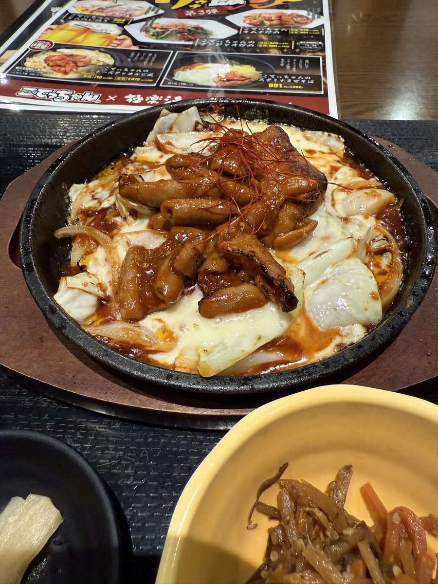 utokenxtrading's tweet photo. 夏休み前日

サウナ入る時なんでCMばっかなん？（５分しか入れん） https://t.co/vvQ4DwEQFo
