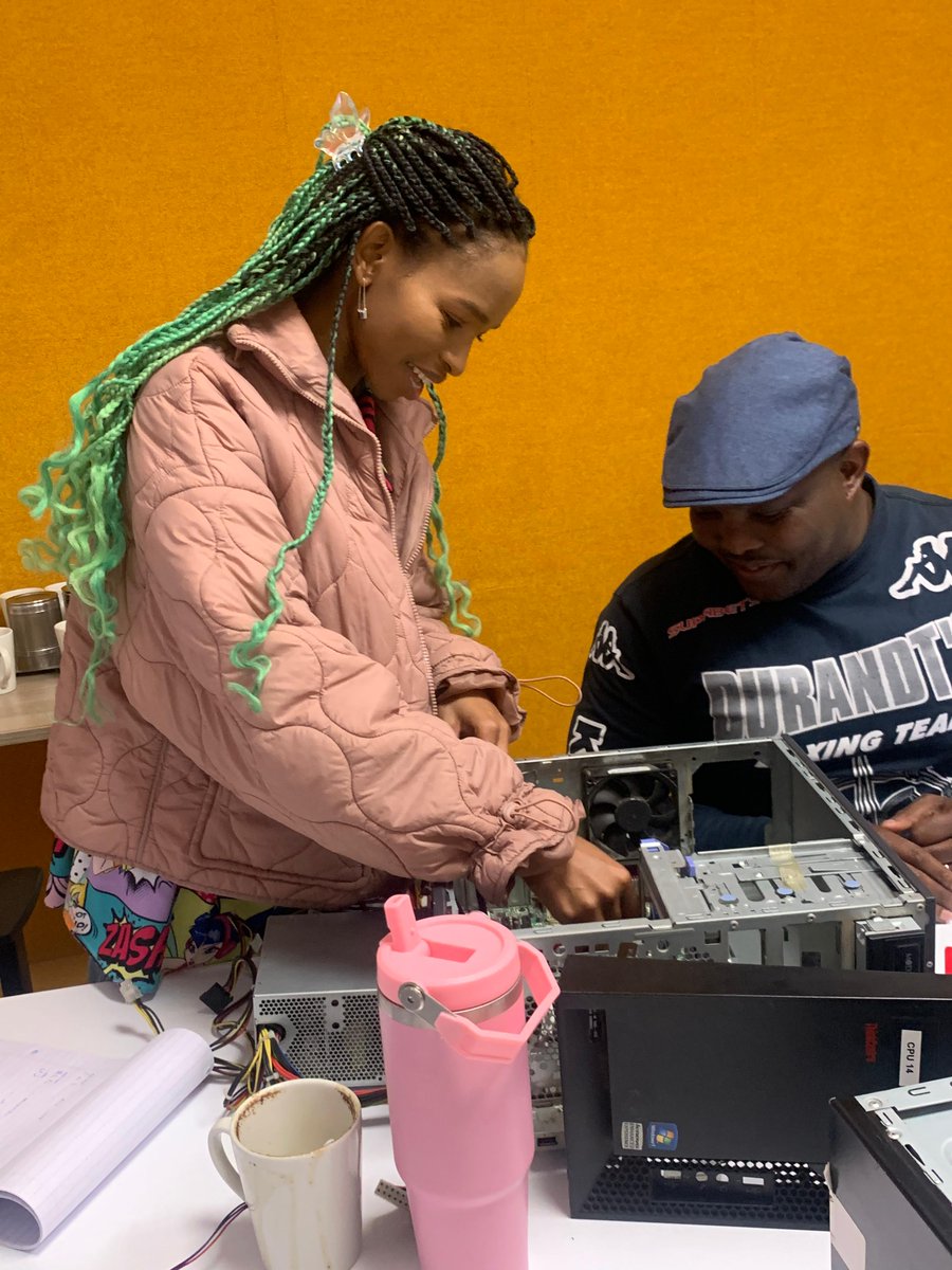 ifundisa's tweet image. Hands-on learning in action!

Learners dive deep into Technical Support practicals, sharpening their skills for the future. Tech champions in the making!

#iFundi #techsupport #Educationthatpays #FutureReadyLearning