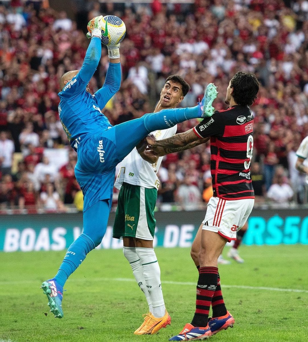 Maurormf's tweet photo. Sim, ele faz isso o tempo todo. https://t.co/a2vUUXaRRo