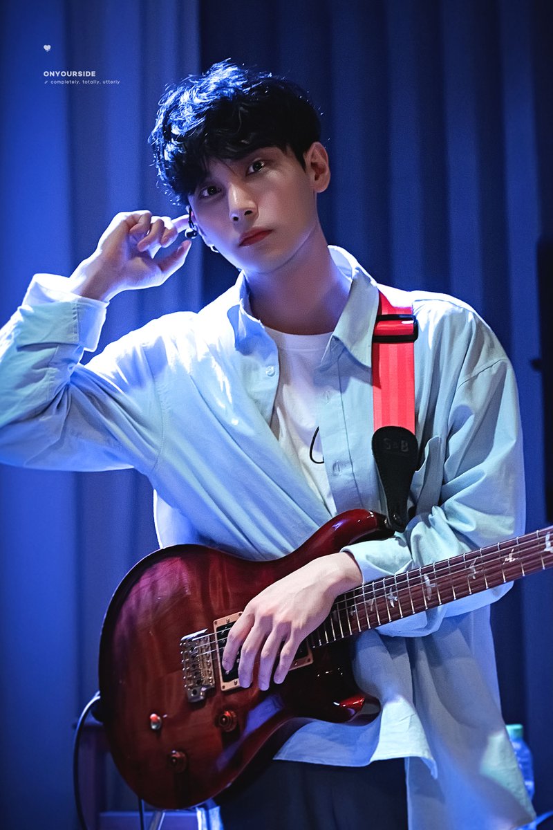 250917
#HeMeets #히미츠 #오승규 #라라라온
앵글 밖으로 가고 문이 닫히면 
Little bit of mystery in hotel