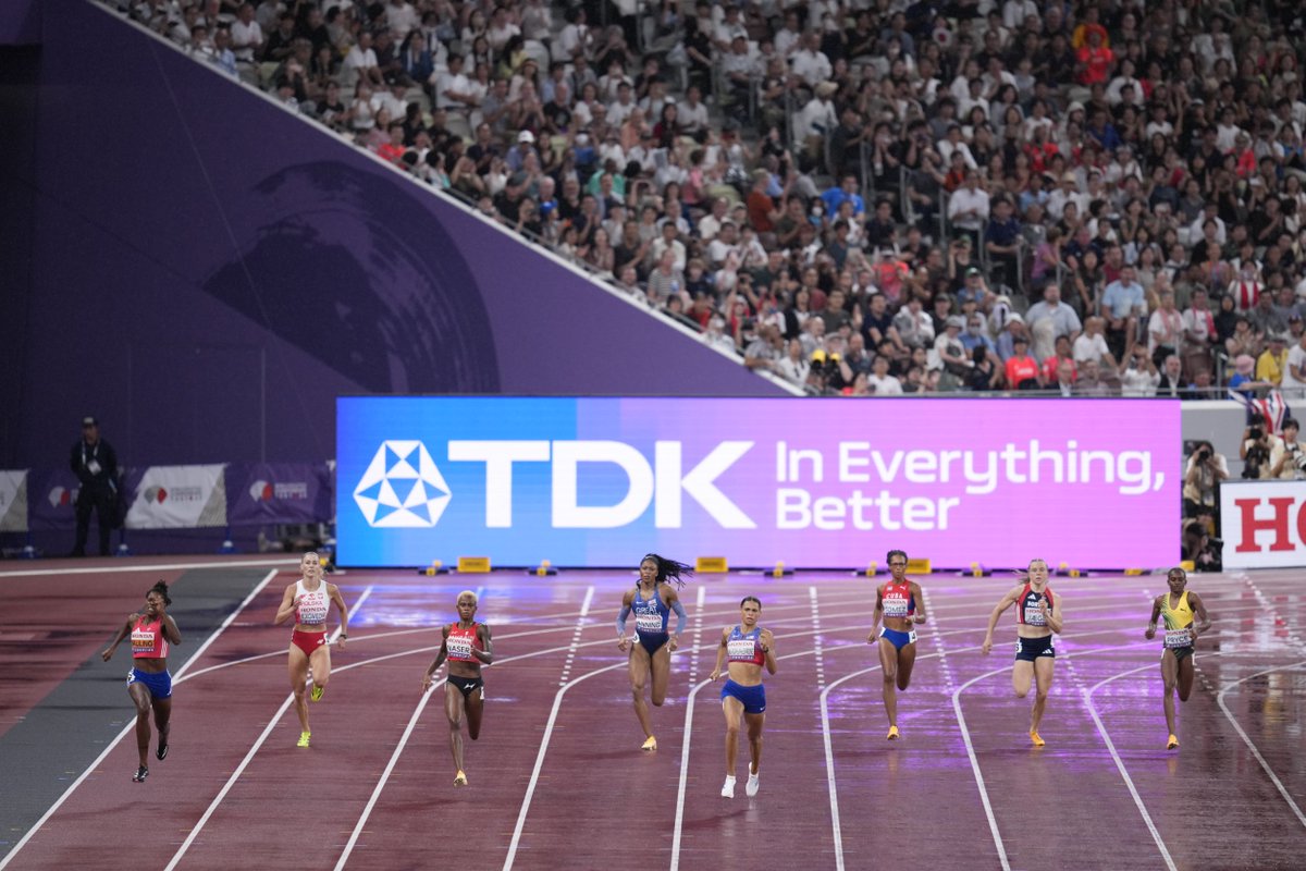 #東京世界陸上
女子400m決勝
🥇S.マクローリン・レヴロン🇺🇸47秒78！！！！！！！！！
世界歴代2位！！！！！！
M.コッホ（東ドイツ）の世界記録に0.18秒に迫る！！！
🥈M.パウリノ🇩🇴47秒98！！！！！
世界歴代4位！！！！
47秒台決着は史上初！！！！