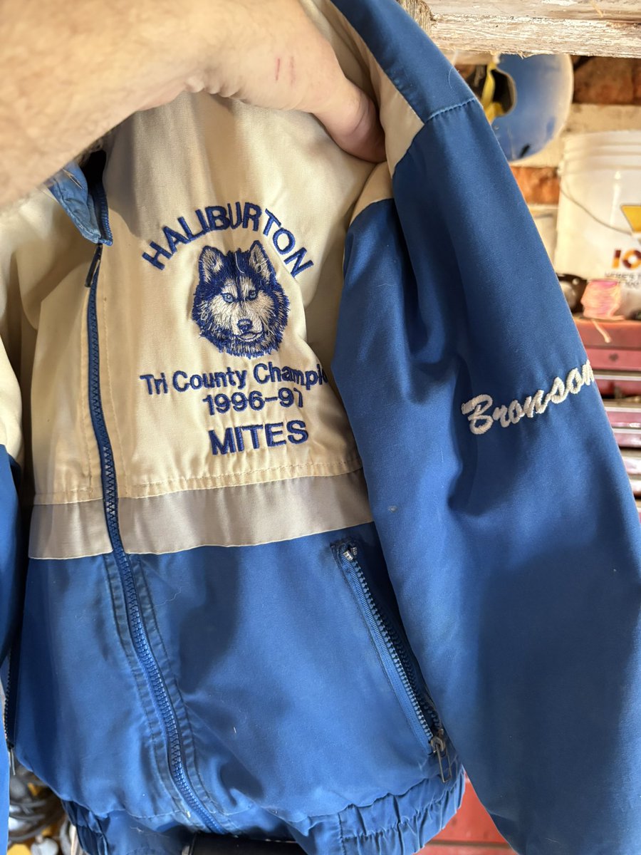 KyleKanevil's tweet photo. @Matt9Duchene my boss found this in his attic a couple weeks ago https://t.co/I2tcJ3I9VT