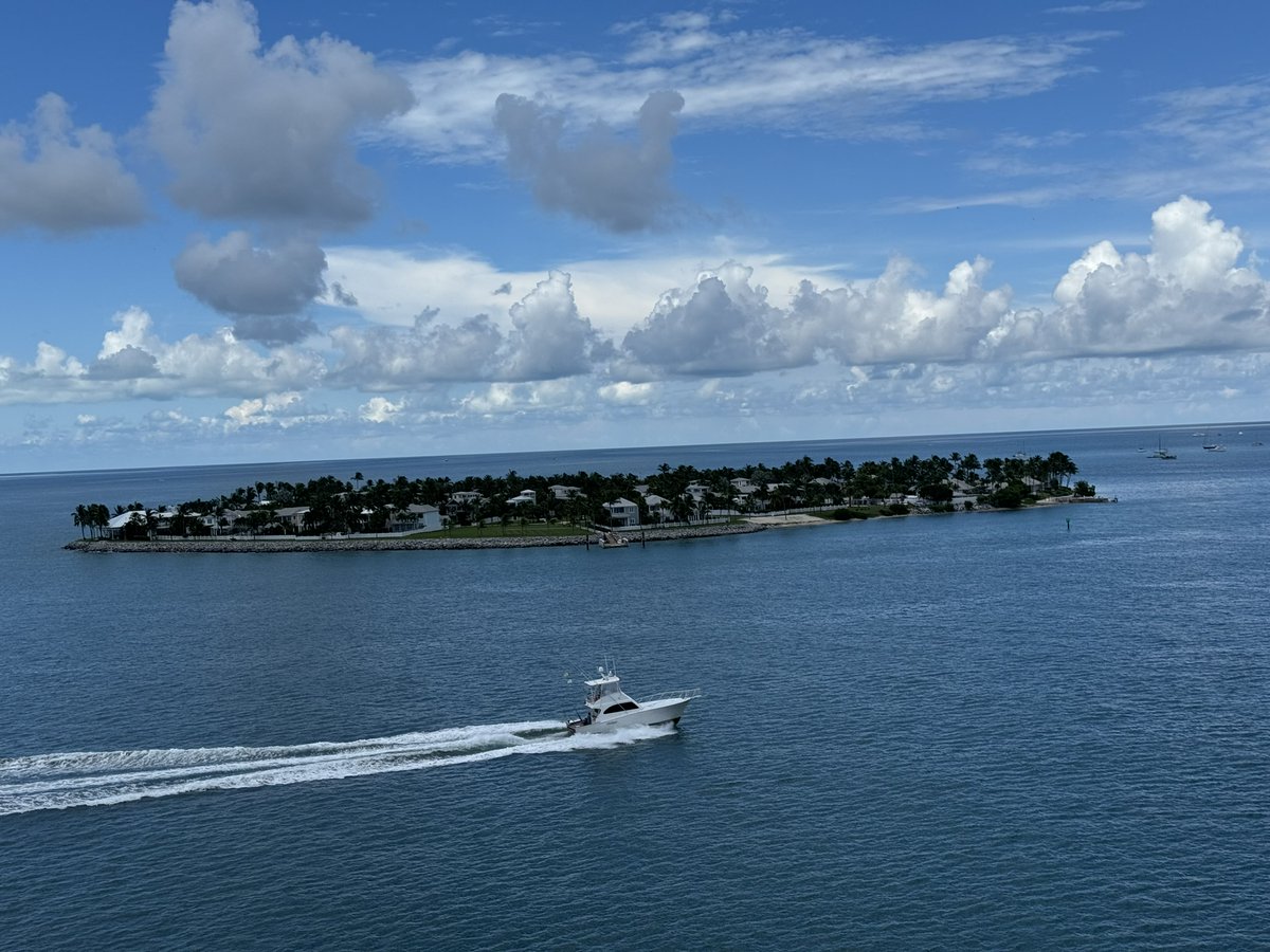 WavemastersGrp's tweet image. Nice view leaving #cruise #cruisebrothers #wavemasters #vacation #travel #getaway #inclusive #island #ocean #relaxing #Margaritaville #MargaritavilleatseaKey West from aboard MAS Paradise.