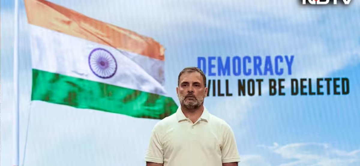 safalbanker's tweet image. Rahul Gandhi is a decent leader who speaks responsibly. But he cannot fight vote manipulation alone. Stand with him. #SupportRahulGandhi 
#VoteChorGaddiChhod 
#SaveDemocracy