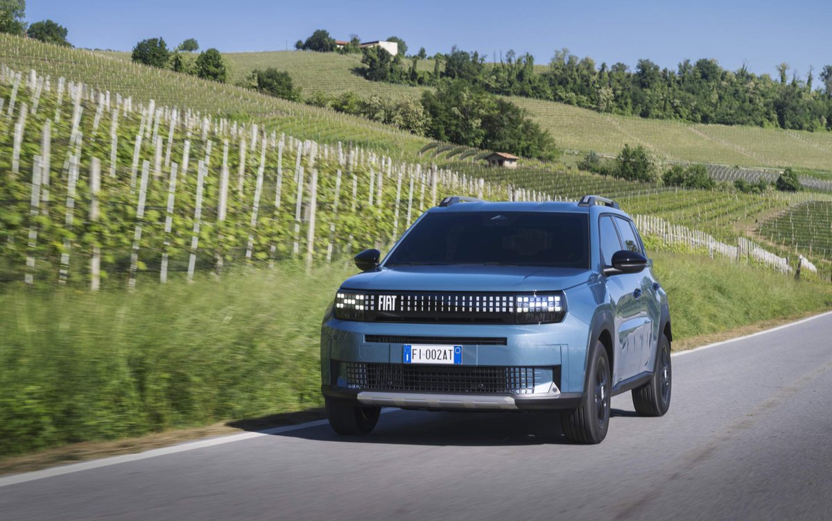 CarBlogBR's tweet image. Fiat revela plano de lançar cinco novos carros no Brasil até 2030 car.blog.br/2025/09/fiat-r…

#Fiat #lançamentos #Brasil