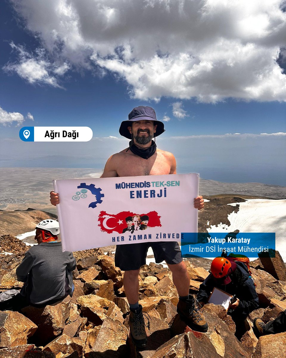 İzmir DSİ 2. Bölge Müdürlüğü’nde İnşaat Mühendisi olarak görev yapan üyemiz Yakup Karatay, daha önce Ağrı Dağı ve Süphan Dağı zirvelerine çıkarak sendikamızın bayrağını taşımıştı.

Şimdi ise Türkiye’nin en yüksek ikinci dağı olan Cilo Dağı zirvesinde Mühendis Tek-Sen Enerji için