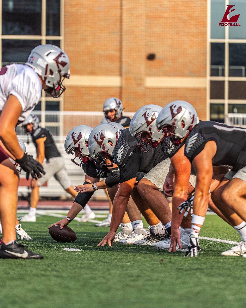 UWLEagleFB's tweet image. Dialed in. 🦅

#TheExperience #d3fb