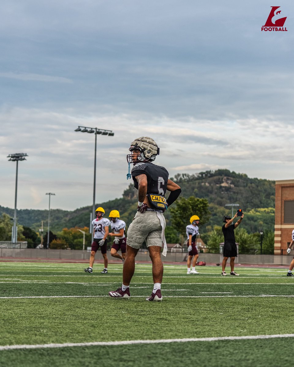 UWLEagleFB's tweet image. Dialed in. 🦅

#TheExperience #d3fb