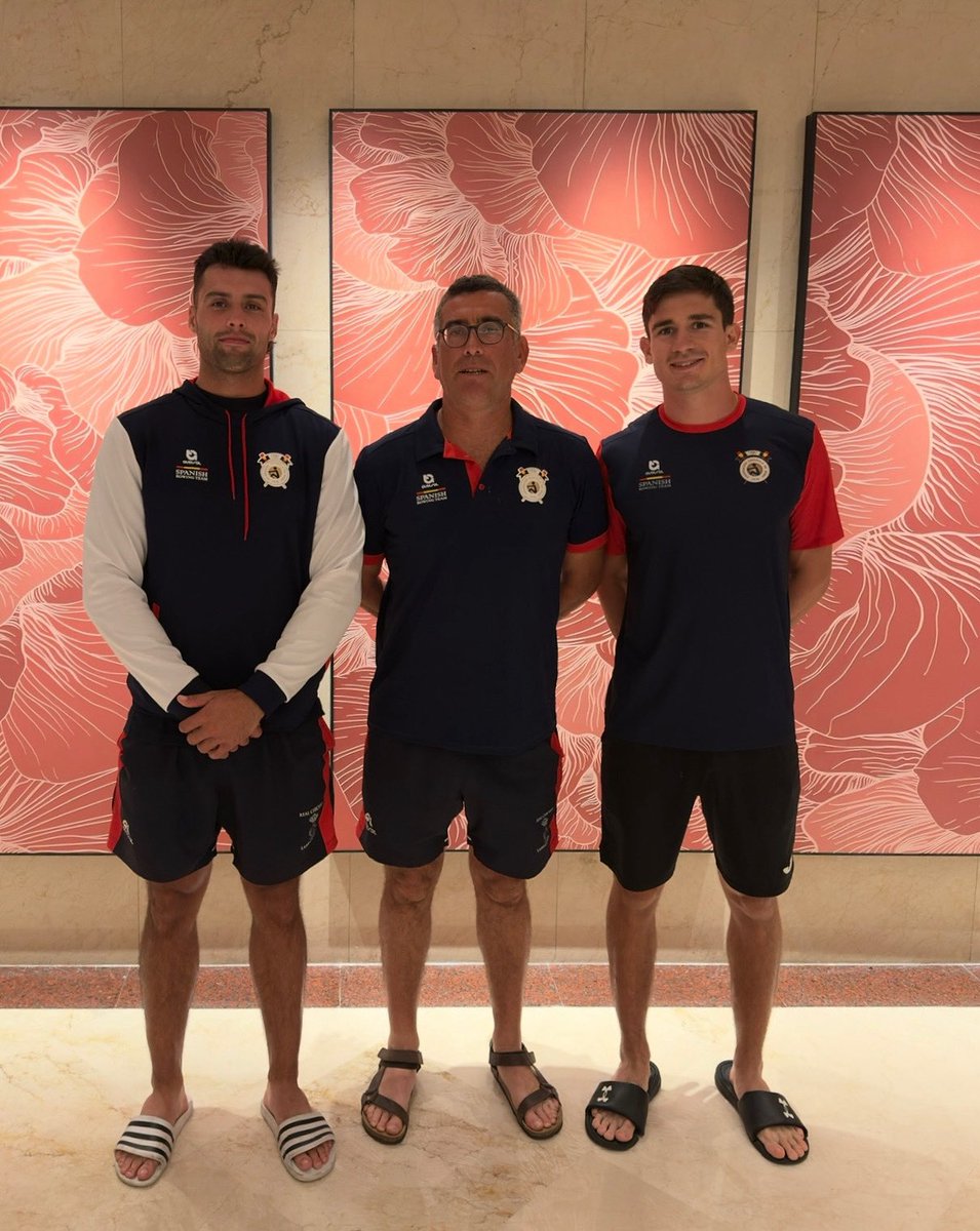 📸 ¡Mucha 🍀 suerte a Gonzalo García Ferrero, Juan Miguel Palomino y Gaspar Company (entrenador), que se encuentran con la selección española en el 🏆 Campeonato del Mundo absoluto de #remo que se disputa estos días en Shangai (China)! 👏 #Vamos 

<a href="/remoandaluz/">remoandaluz</a> <a href="/fed_esp_remo/">Fed.Española de Remo</a>