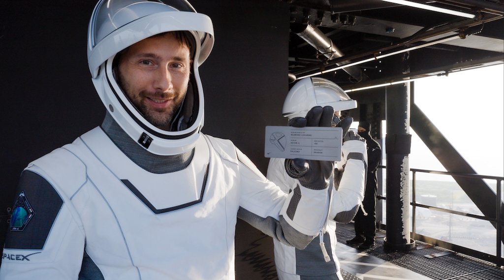 AstroPeggy's tweet image. Fun shot of @astro_slawosz with his #Ax4 boarding pass. Creating 'boarding passes' for space missions is something that dates back to the Shuttle era. However, the Shuttle era ones were paper and used only as a joke for the rookies on the flight when they discovered they didn’t