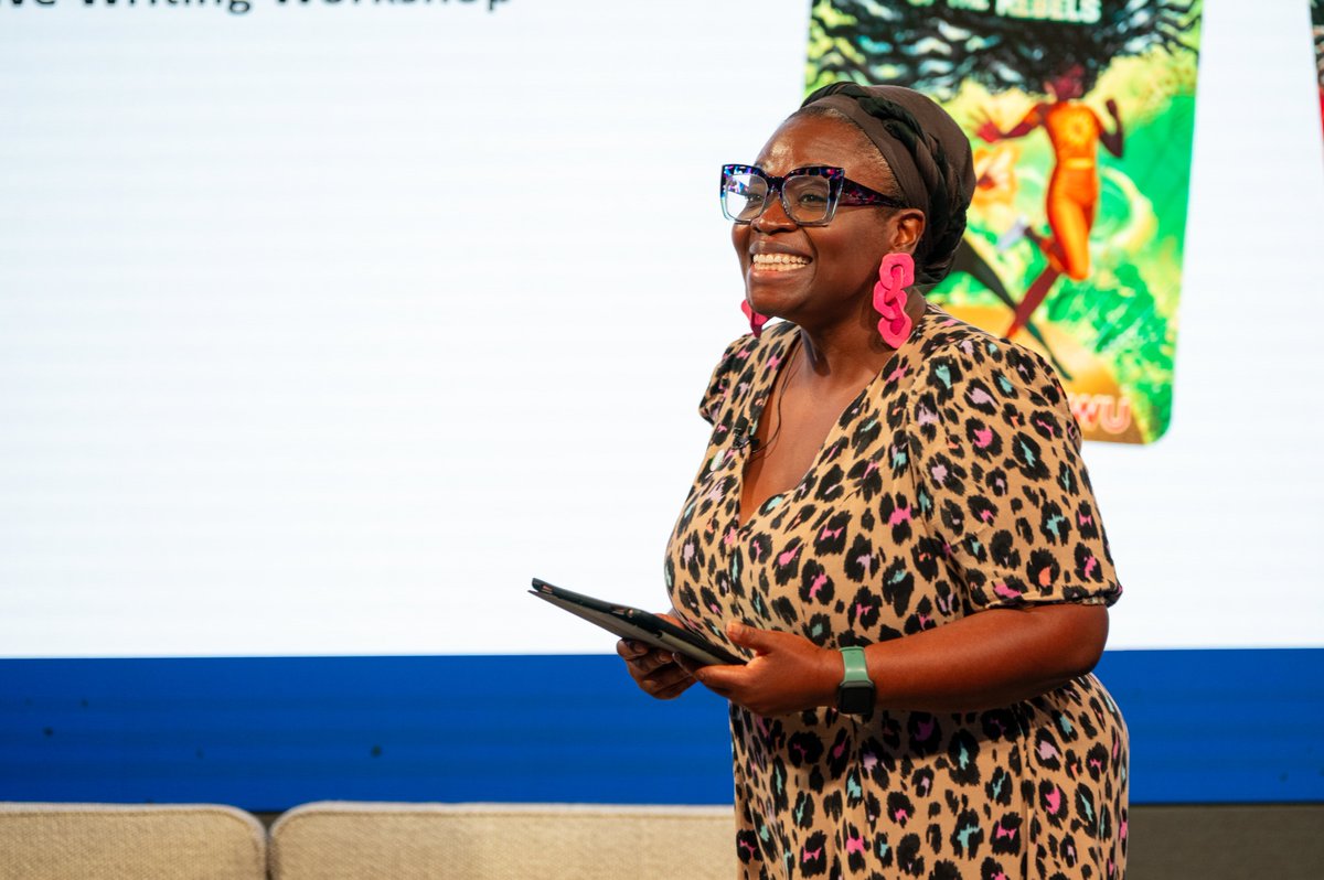 Literacy_Trust's tweet image. This summer we hosted a special event, with our #LibrariesForPrimaries partner @Bloomberg.  
100 employees’ children jouned us for a workshop wth best-selling children’s author @tolaokogwu to create their own superhero identities and celebrate their differences.