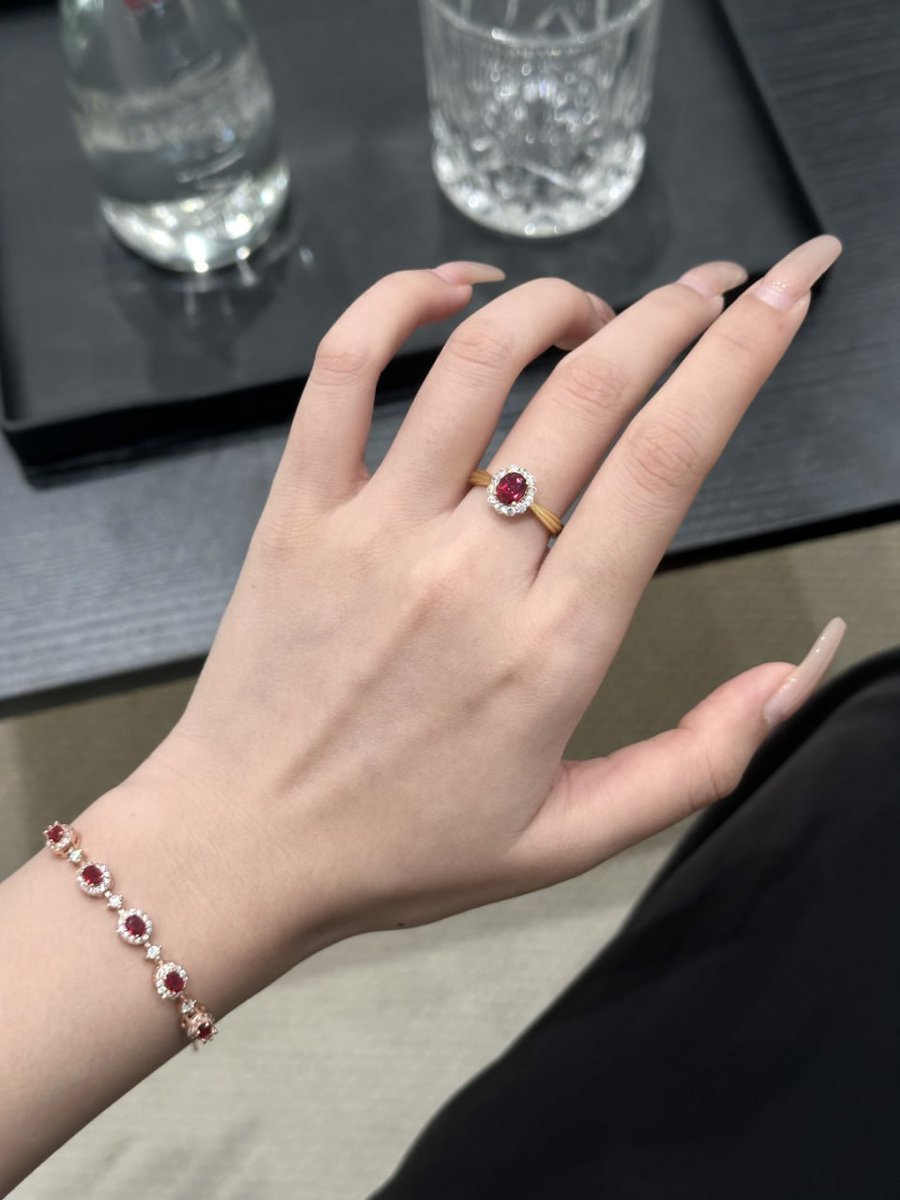 anongeohj's tweet image. Every gem tells a story… this one says glamour 💎❤️