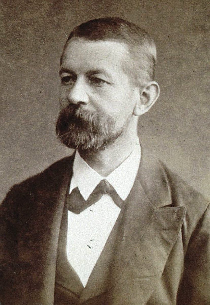 يقول المستشرق الألماني يوليوس أويتنج: أُبلغت بخبر غير سار وهو أن بئر الشقيق أهم بئر على طريقي قد رُدم بأمر من شيوخ حائل (#آل_رشيد) بالحجارة والرمل فأصبح غير صالح للاستعمال وذلك لمنع هجمات الأعداء الشماليين وخاصة #الرولة #الصقور.