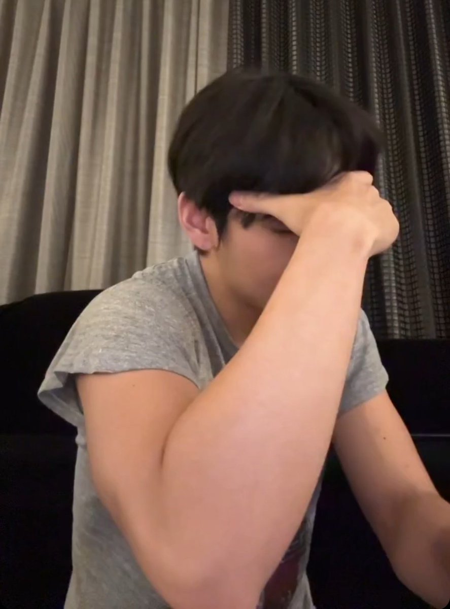 winterrenoir's tweet image. Me wondering what i&apos;m doing with my life