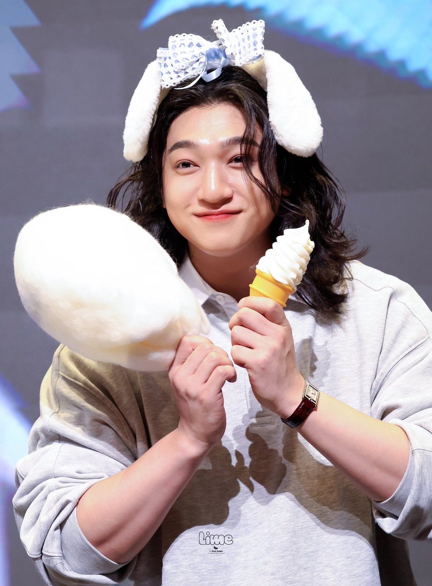 250918 후즈팬
#성진 #SUNGJIN #데이식스 #DAY6

솜사탕 물래 아이스크림 물래