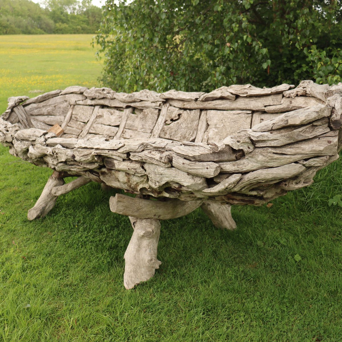 Unusual large 21st century English sculpture made from driftwood. tinyurl.com/zz2ey8wx
#largesculpture #EnglishSculpture #driftwoodsculpture