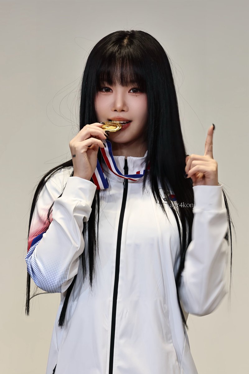 4J_koni's tweet image. 250918 

🔫🥇

#SOOJIN #수진