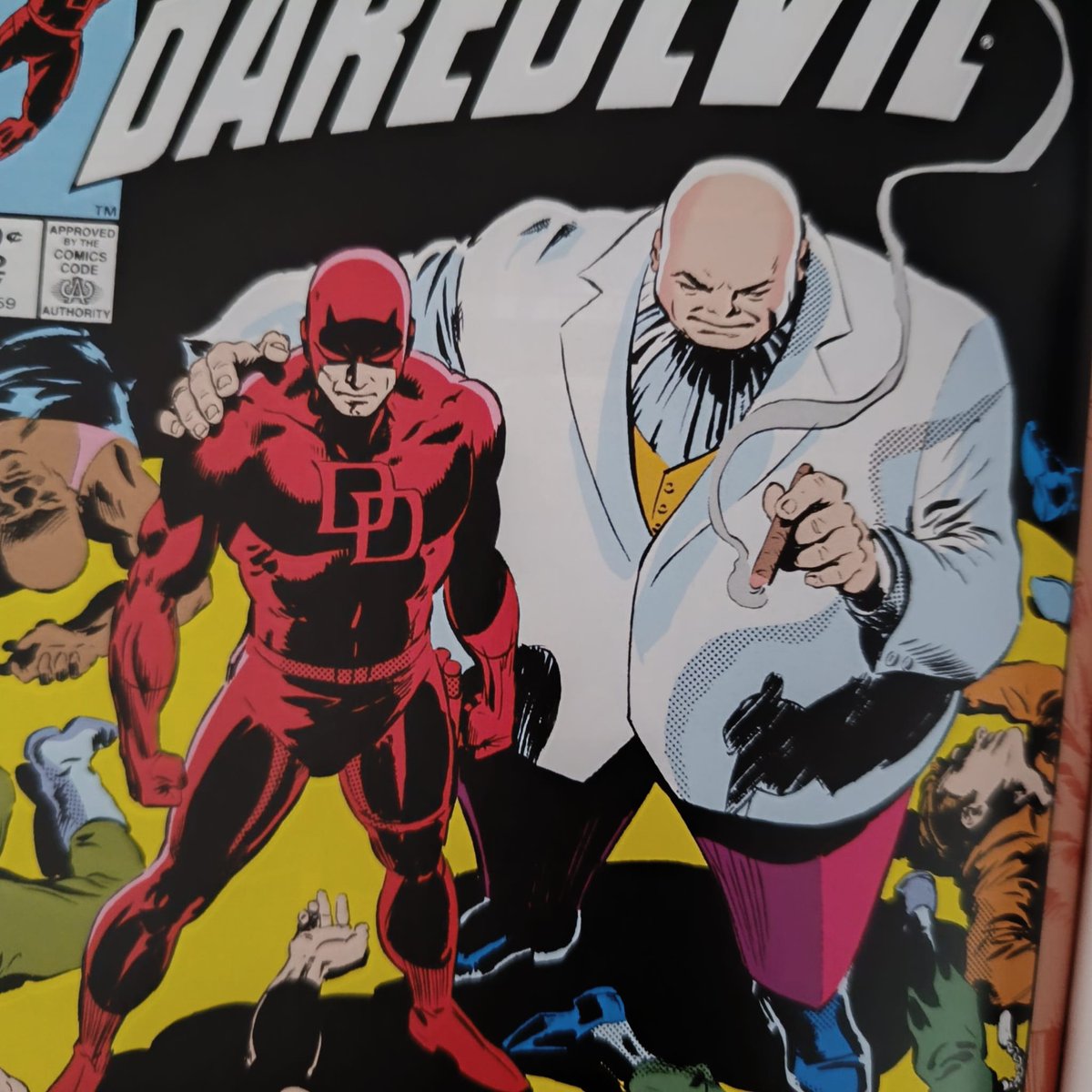 El primer volumen del Daredevil de Denny O'Neil

Después de primera etapa de Frank Miller con el Hombre sin Miedo, el encargado de sucederle fue una leyenda USA (y su editor hasta entonces): Denny O'Neil.

Con Lobezno, Micah Synn, Kingpin... y mucho más

Publica <a href="/PaniniComicsEsp/">Panini Cómics España</a>