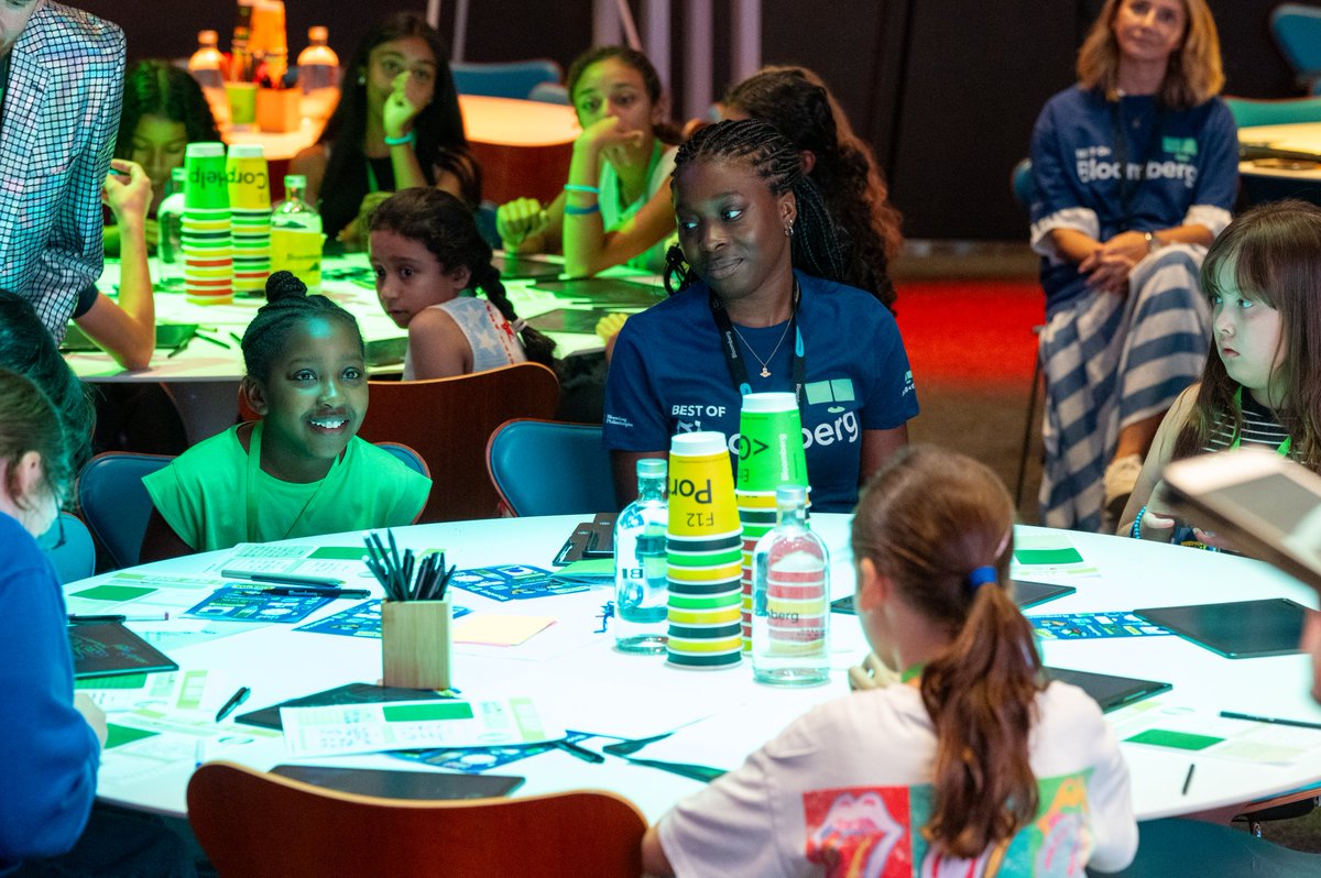 Literacy_Trust's tweet image. This summer we hosted a special event, with our #LibrariesForPrimaries partner @Bloomberg.  
100 employees’ children jouned us for a workshop wth best-selling children’s author @tolaokogwu to create their own superhero identities and celebrate their differences.