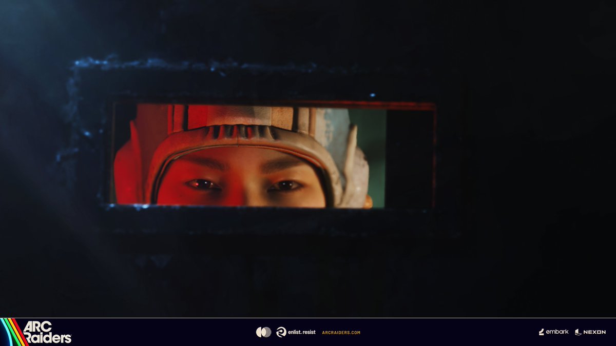 TIAN WEN
Most people underground haven’t seen more of Tian Wen than her eyes. Speranza’s resident gun craftsman, Tian Wen is a recluse who seemingly prefers the company of her tools to any human being. She wears her disdain for most Raiders on her sleeve, and only interacts with