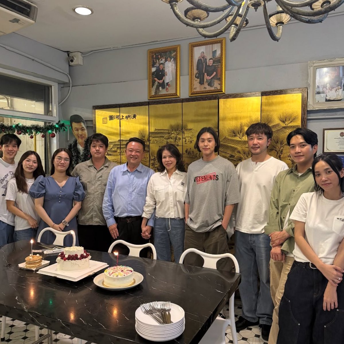 papa panut  - mama pink
mickey - ploy
winnie - pop
billkin - entertainment