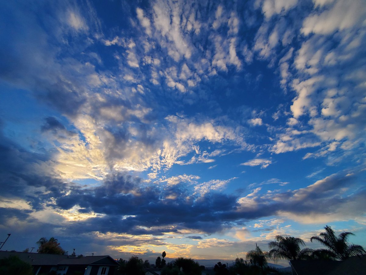 seanpeer3's tweet image. Thursday&apos;s sunrise as seen from North Escondido.