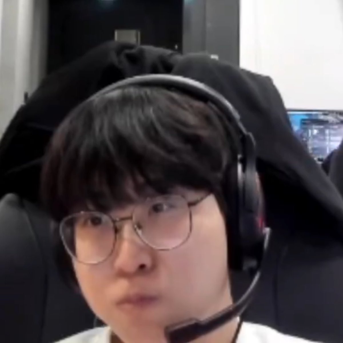 i’m convinced that you can honestly eat kiin in one bite