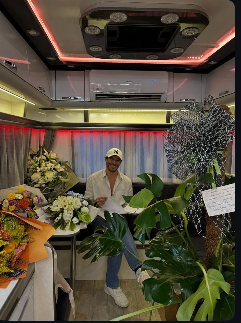 sevgimiz, kalbimiz, desteğimiz her daim seninle. sen mutluysan biz daha çoookk!❤️‍🔥
#BurakDeniz