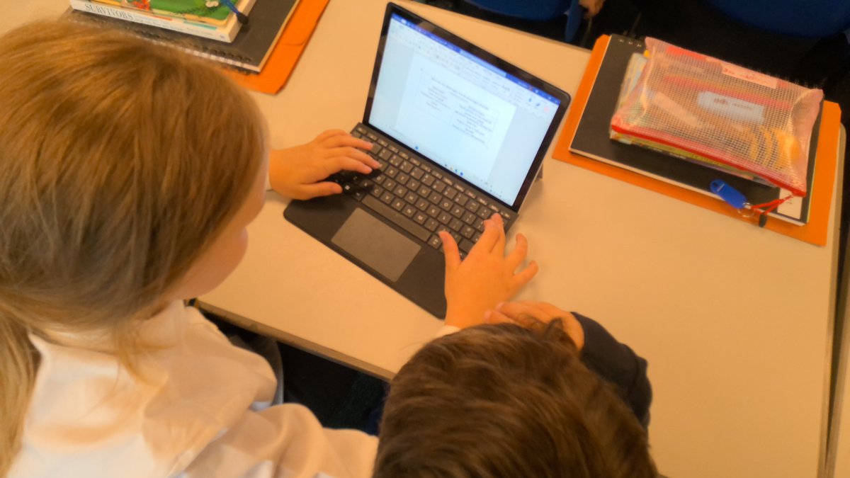 michael_primary's tweet image. Year 5
In Computing we thought about the advantages and disadvantages to online communication. @STOC_CAT #stmiccomputing #stmicphse