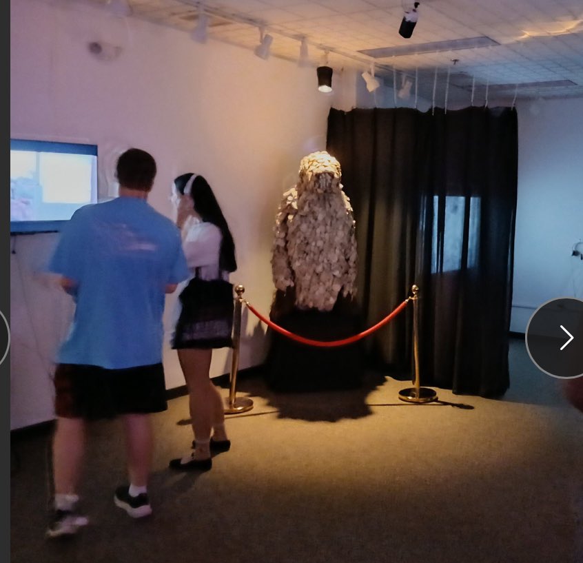 Last evening, CT State adjunct instructor and Middletown-based media artist, filmmaker, and cinematographer Simon O’Reilly opened his exhibit Elsewhere and Other Fragments in the Pegasus Gallery, located in the Learning Commons. The show runs from September 15 to October 27.