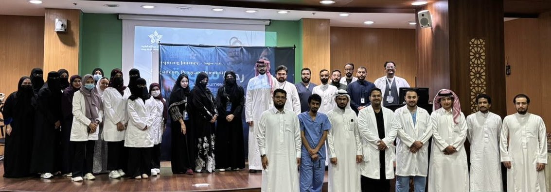 من على حافة النهاية وإلى حماس البداية ..
سُعدت بلقاء الدفعة الجديدة لمقيمي الباطنة بتجمع مكة المكرمة الصحي في جلسة حوار مفتوح للنقاش عن التحديات التي سيواجهونها خلال سنوات الزمالة، لانقل لهم خلاصة تجربة سابقة اعتبرها من أنجح التجارب التي خضتها بفضل الله
أتمنى لهم كل التوفيق