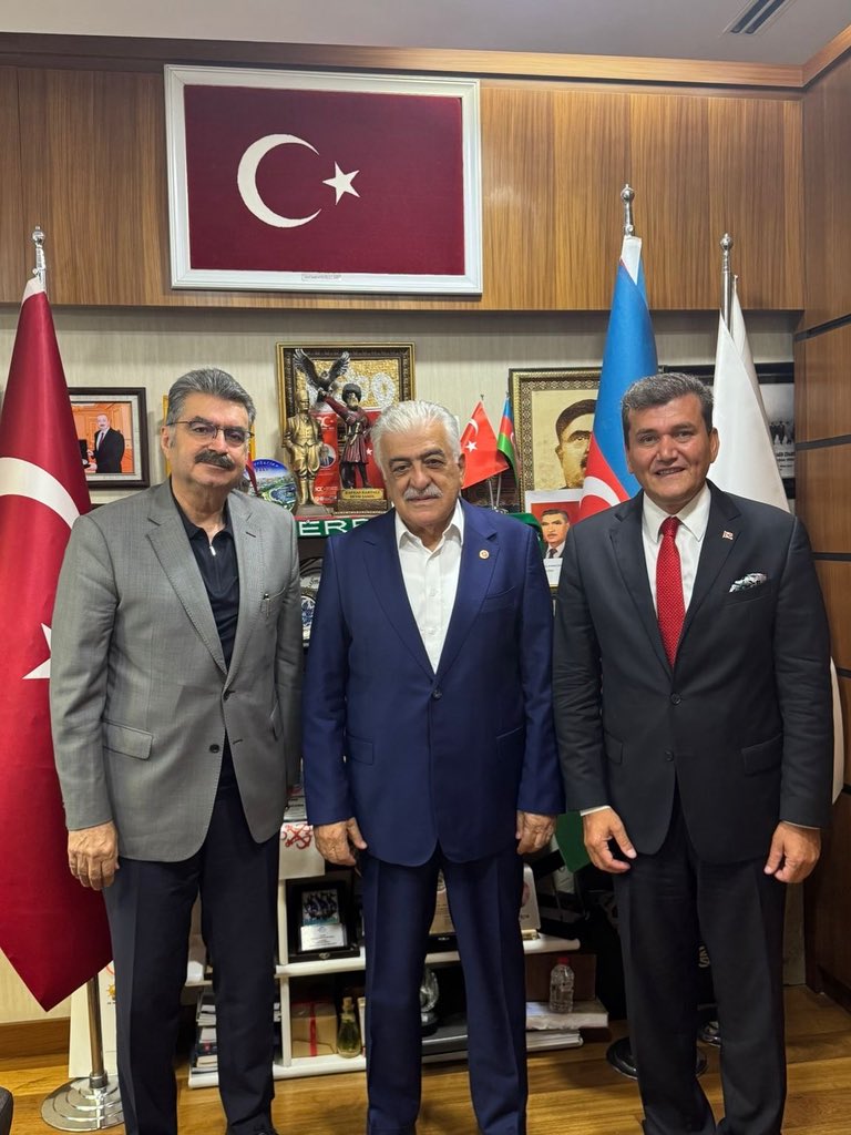 Ankara ziyaretimiz sırasında Adalet ve Kalkınma Partisi İstanbul Milletvekili Şamil AYRIM ve Konya Milletvekili Orhan ERDEM ile bir araya geldik.

Sayın AYRIM ve ERDEM ile kıymetli görüş ve değerlendirmelerinden istifade ettiğimiz verimli bir toplantı gerçekleştirdik. Kendilerine