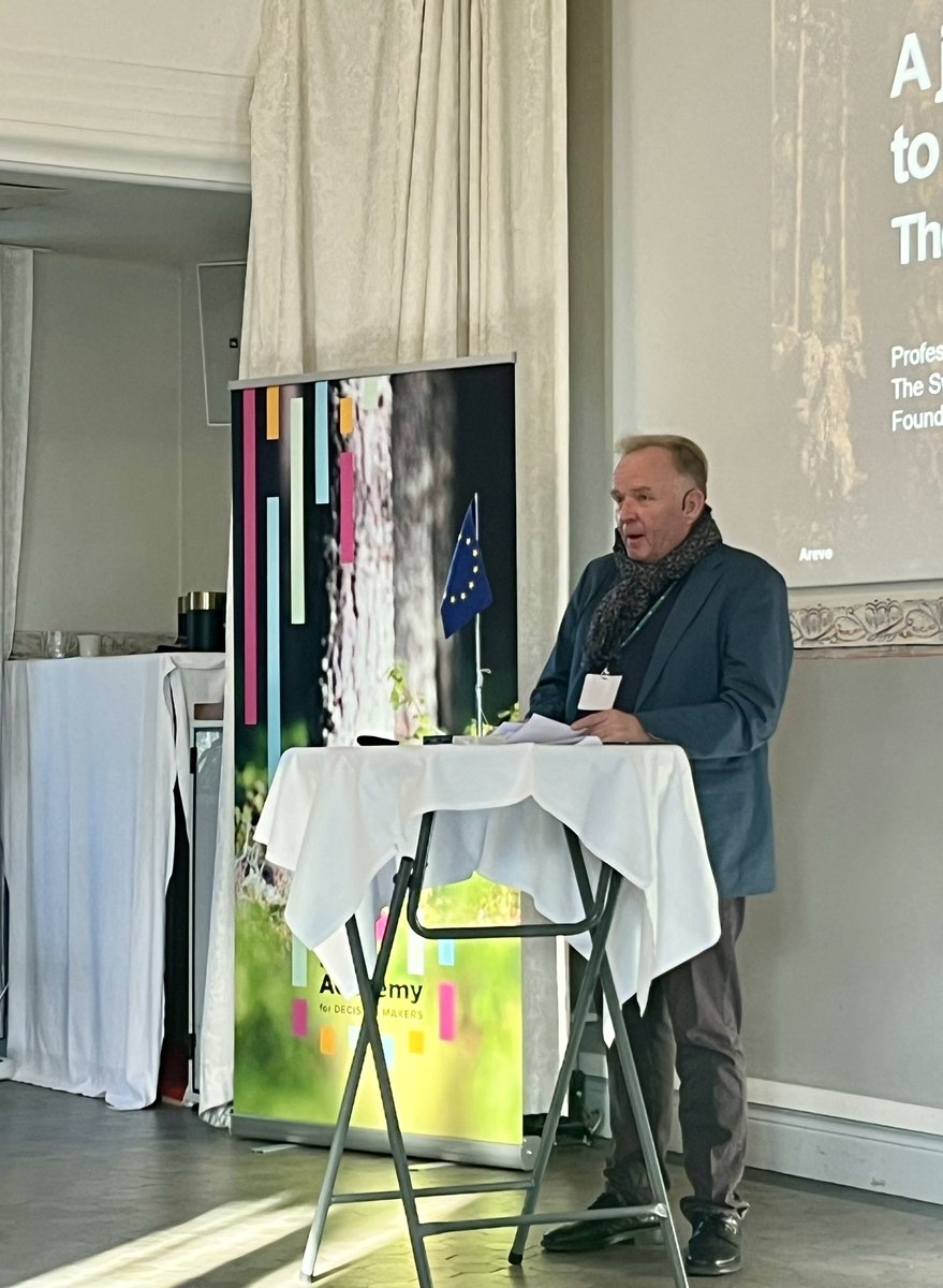 Neljäs <a href="/MetsayhdistysRy/">Suomen Metsäyhdistys</a> Päättäjien #Metsäakatemia -konseptiin pohjautuva ”Forest Academy for EU Decision Makers” on käynnissä Ruotsissa Södermanlandissa. Päivien aikana tutustutaan metsien käyttöön ja odotuksiin paraikaa päivitettävään EU:n biotalousstrategiaan.