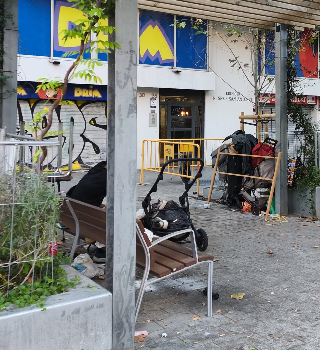 A les 8 del matí a #RondaSantAntoni Aquest és el Pla de Xoc i #PlaEndreça de Sant Antoni?