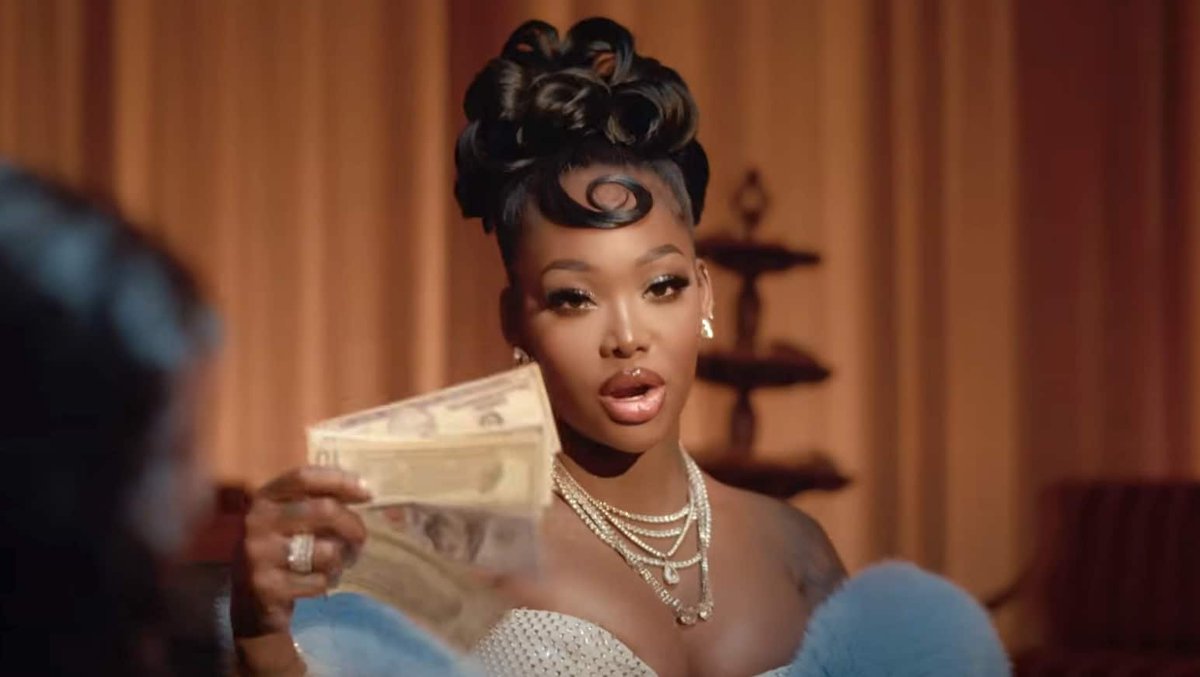 PopCrave's tweet photo. Summer Walker is featured on two songs off Cardi B’s ‘AM I THE DRAMA?’:

Track #1: “Dead”
Track #11: “Shower Tears” https://t.co/XNL1MaDRCN