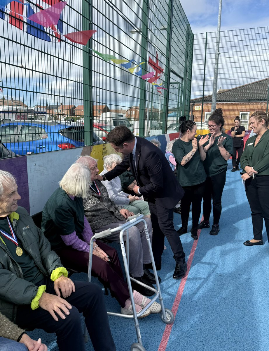 Kevin Nicholson tweet media