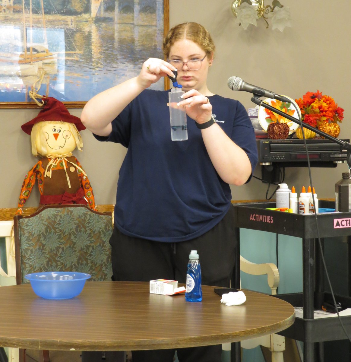 MountainCityRC's tweet image. We finished our week of &quot;Back to School&quot; with a bang at @MountainCityRC by attending Ms. Tater&apos;s Science Class! We were shown science experiments, with one resulting in a sensory slime putty!
#MountainCityRehabCenter #BackToSchool #ScienceClass #Science #Experiments #Slime #Putty
