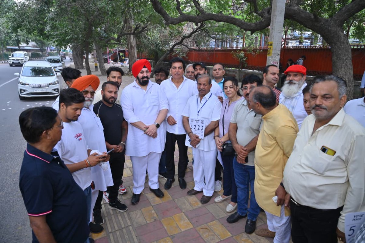 devendrayadvinc's tweet photo. आज जाकिर हुसैन कॉलेज, श्याम लाल कॉलेज, PGDAV कॉलेज और अरबिंदो कॉलेज पहुँचकर छात्रशक्ति से NSUI पैनल 5225 को विजयी बनाने की अपील की।
#VoteForNSUI
#VoteFor5225 https://t.co/nkpVqarHaC
