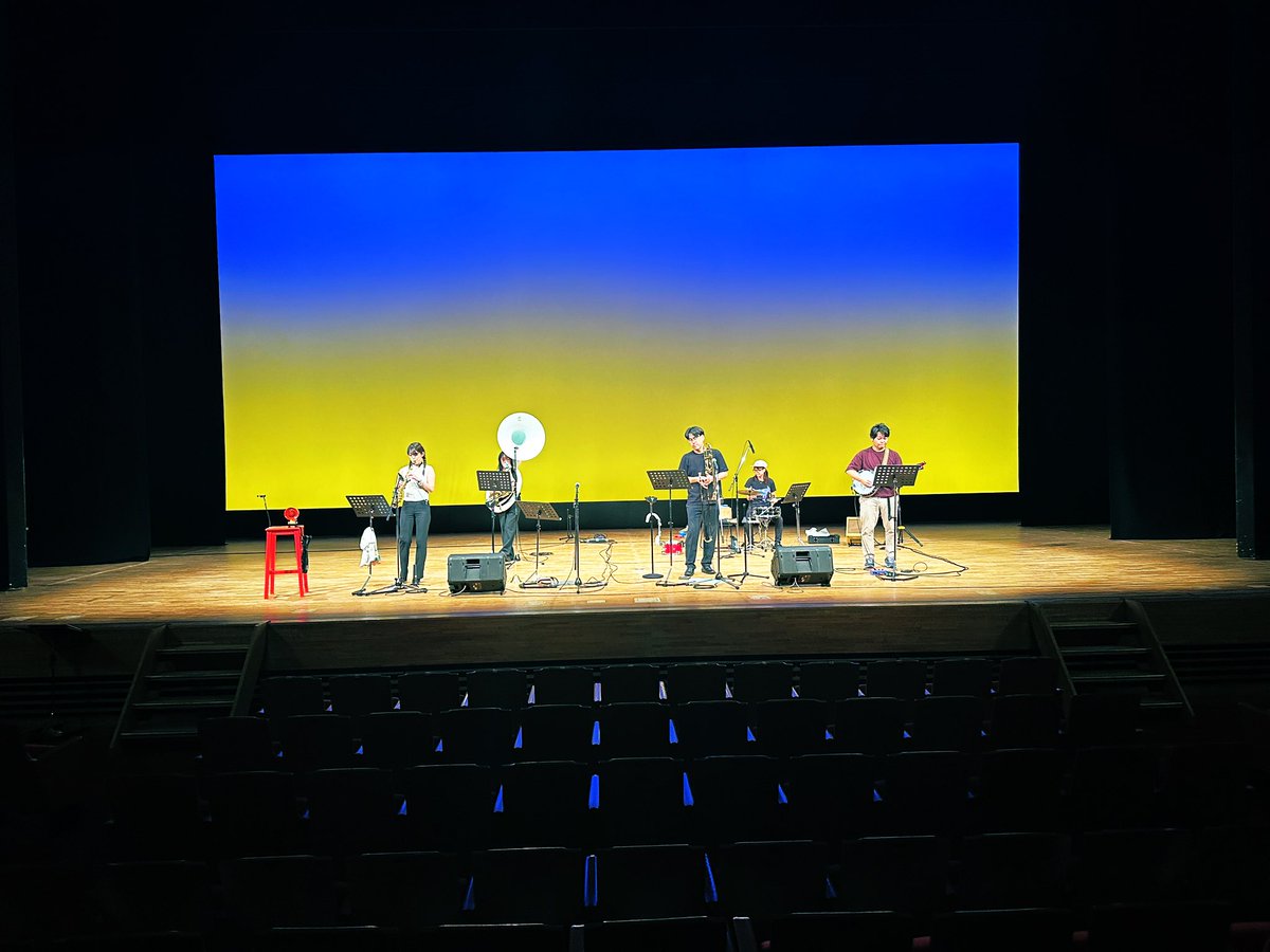 Spring6Hot's tweet photo. 北とぴあ避難訓練コンサート
演奏中に地震が起きたら、、という想定でお客様と一緒に避難したり、とても良い経験になりました。

避難訓練のあとも、
1時間以上たっぷりと演奏させていただき、楽しいコンサートとなりました☺️✨ありがとうございました。

#避難訓練 
#北とぴあ
#hotspring6 https://t.co/OYxP2wDrzi
