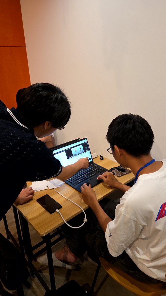 npo_clack's tweet photo. 【秋季TechRunwayが開講💻🎨】
大阪・東京で今季スタート✨
プログラミングのエンジニアに加え、デザインを学ぶデザイナーコースが新設!
「前のTRが楽しかったから今回も参加」と笑顔で語る生徒も☺️
#TechRunway #CLACK #テクリエさぎのみや https://t.co/DbGkfsly2F