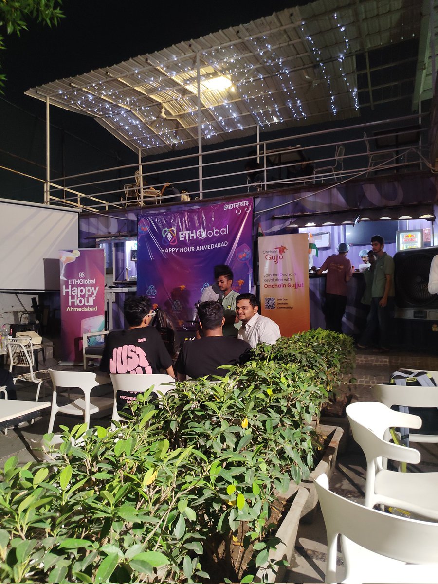 MokaniJay's tweet photo. An evening of networking, learning, and connecting with the crypto community. The event includes check-in, keynote speakers, a panel discussion, networking, food, and a giveaway👍🏻.@OnchainGujju @ETHGlobal @GTU_Dao https://t.co/gSHy8HQp6c