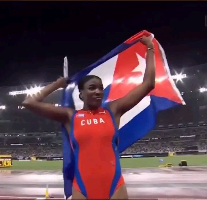 Medalla de oro 🥇 para Leyanis Pérez en la final del triple salto con estirón de 14.94 m.
Una gran actuación de la cubana que se consolida en la élite mundial.
#CubaEstáFirme
#ArtemisaJuntosSomosMás
<a href="/DiazCanelB/">Miguel Díaz-Canel Bermúdez</a> 
<a href="/DrRobertoMOjeda/">Dr. Roberto Morales Ojeda</a> 
<a href="/PartidoPCC/">Partido Comunista de Cuba</a>