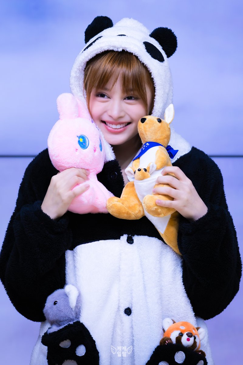 sangmi_18's tweet image. 250914 팬사인회 강남스테이지

#AtHeart #앳하트 #KATELYN #케이틀린